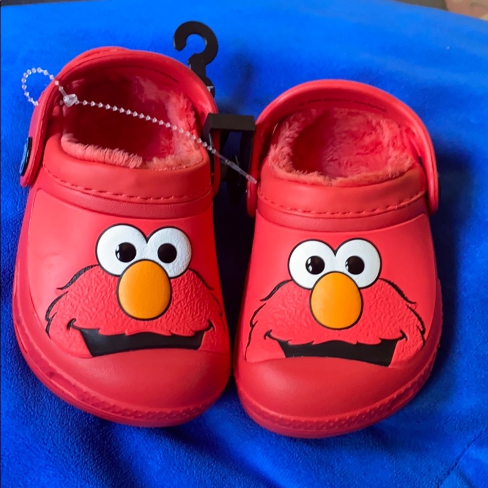 ❤️New Crocs Elmo Sesame Street shoe size 6/7❤️
